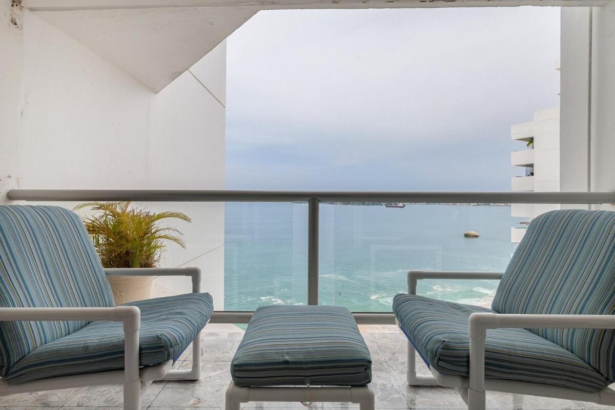 Great Beachfront Condo,11th Floor, Great View! Appartement